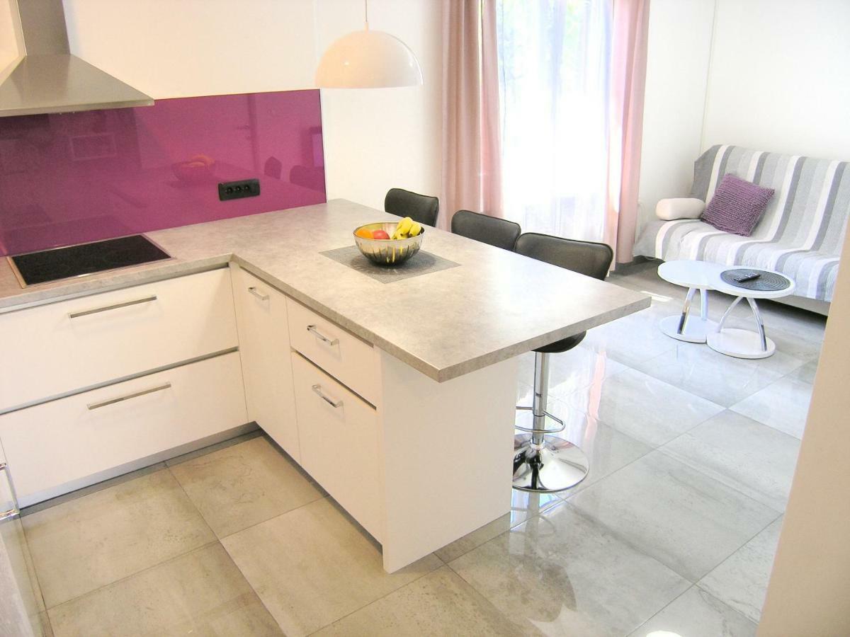 Apartment Zora คิร์ก ภายนอก รูปภาพ