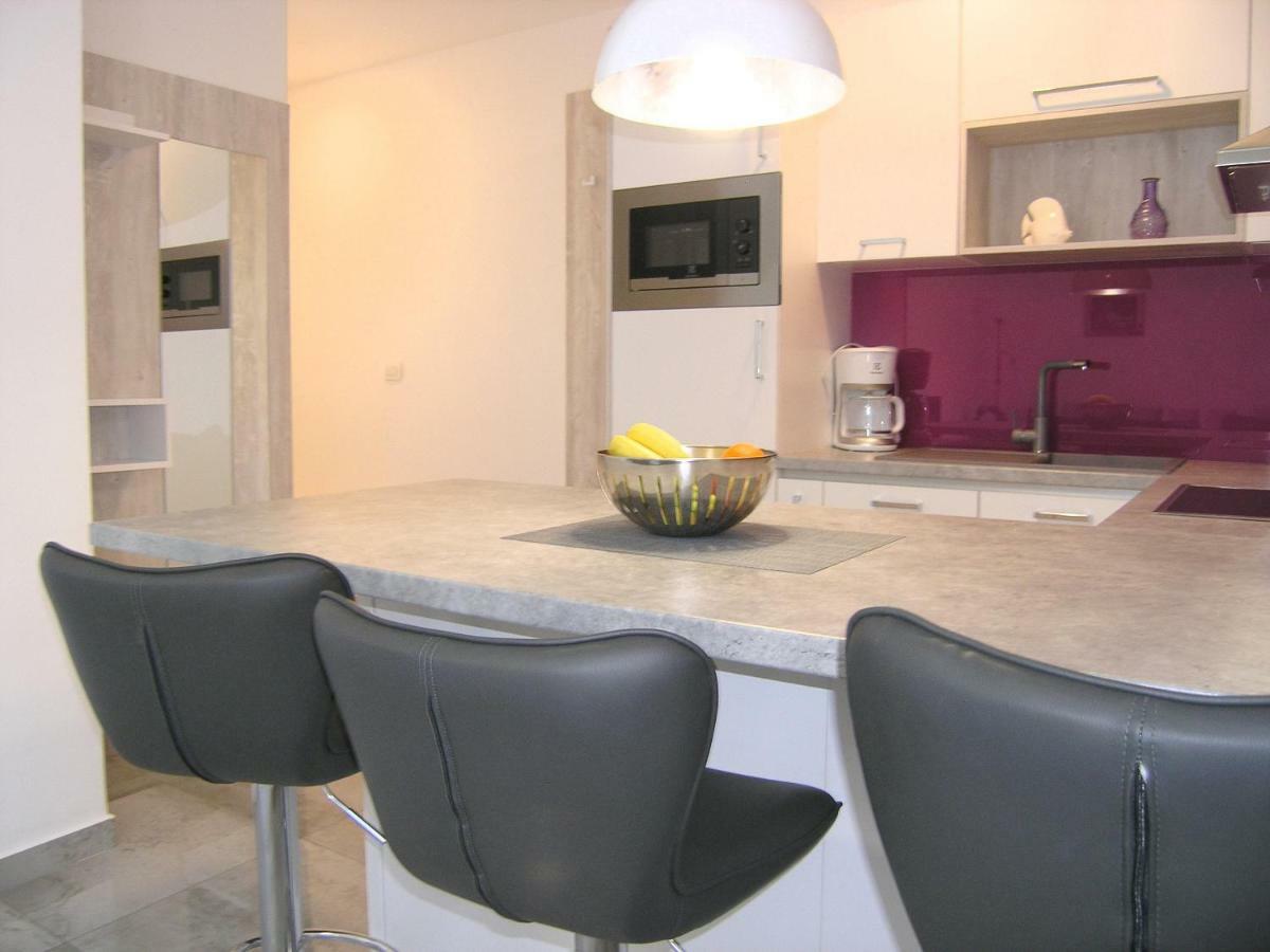Apartment Zora คิร์ก ภายนอก รูปภาพ
