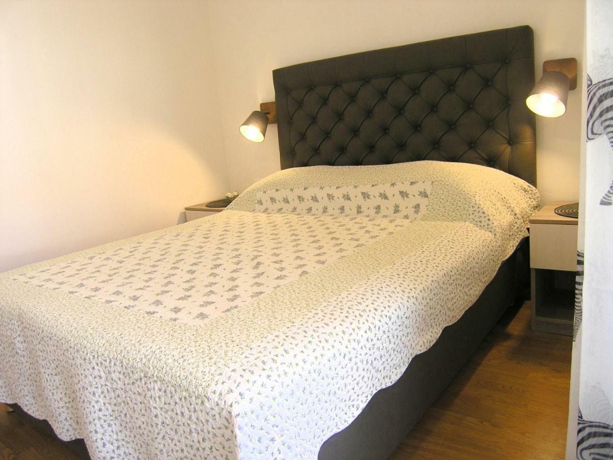 Apartment Zora คิร์ก ภายนอก รูปภาพ