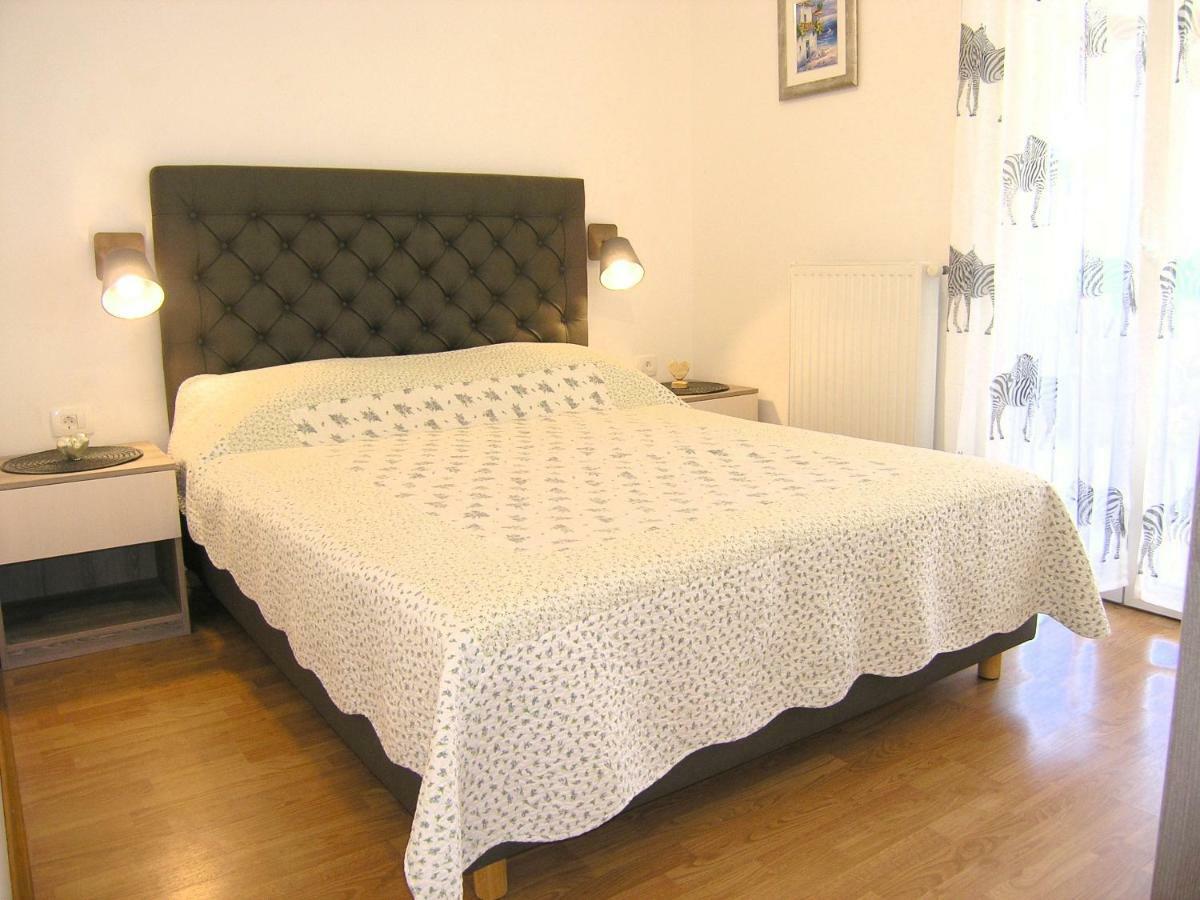 Apartment Zora คิร์ก ภายนอก รูปภาพ