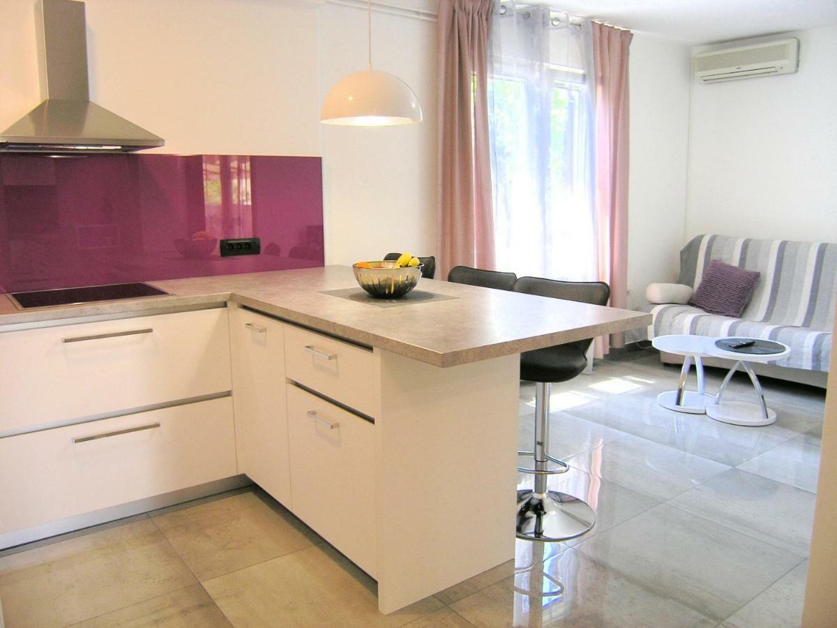 Apartment Zora คิร์ก ภายนอก รูปภาพ